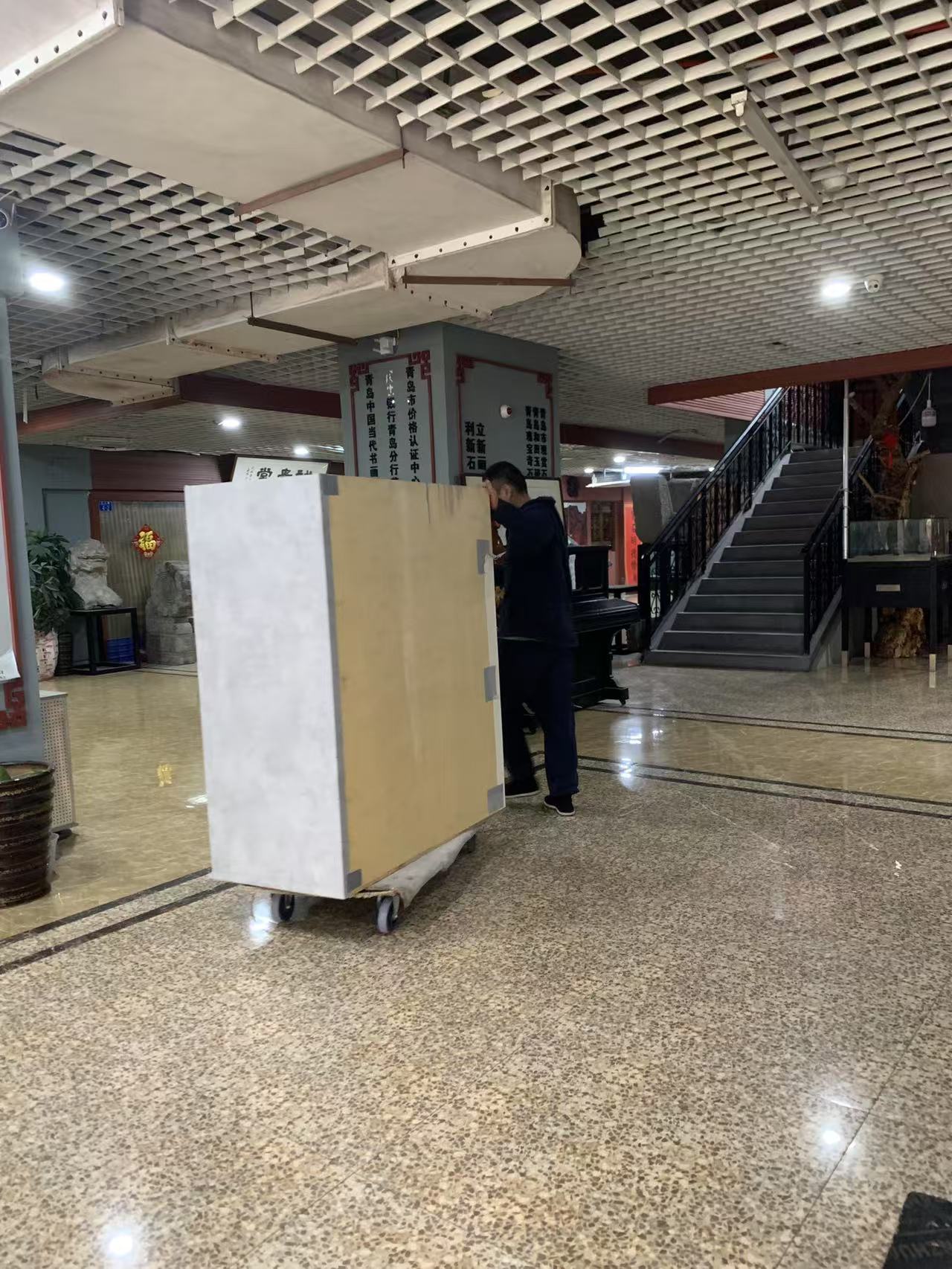 掌握搬运大型家具的技巧与方法搬家更轻松